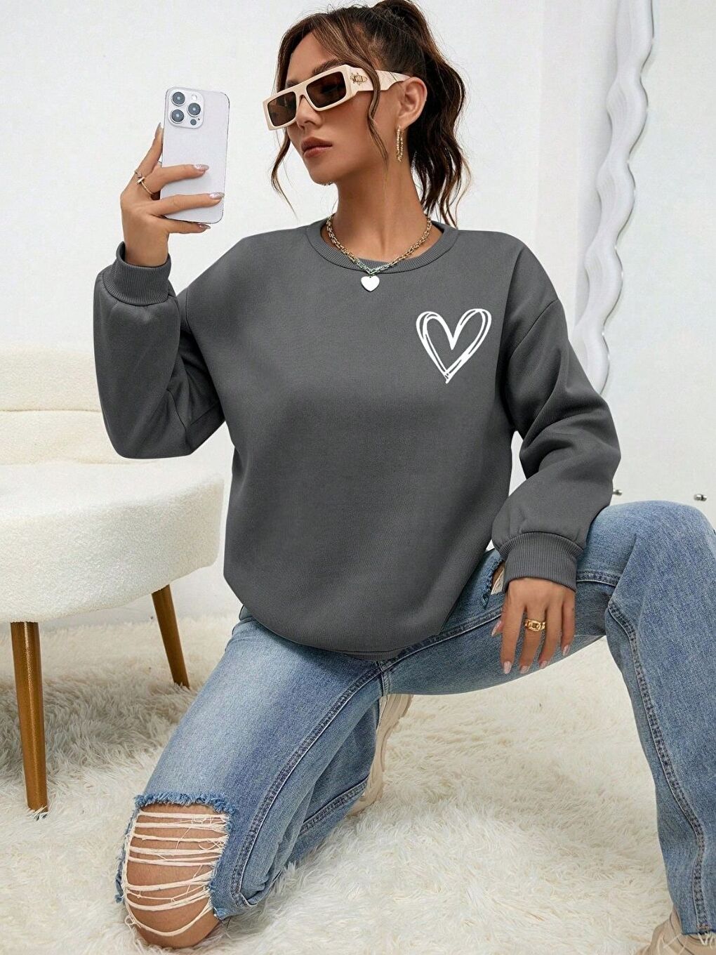 Gri Kadın Füme Kalpli Baskı Oversize Bisiklet Yaka Sweatshirt-3