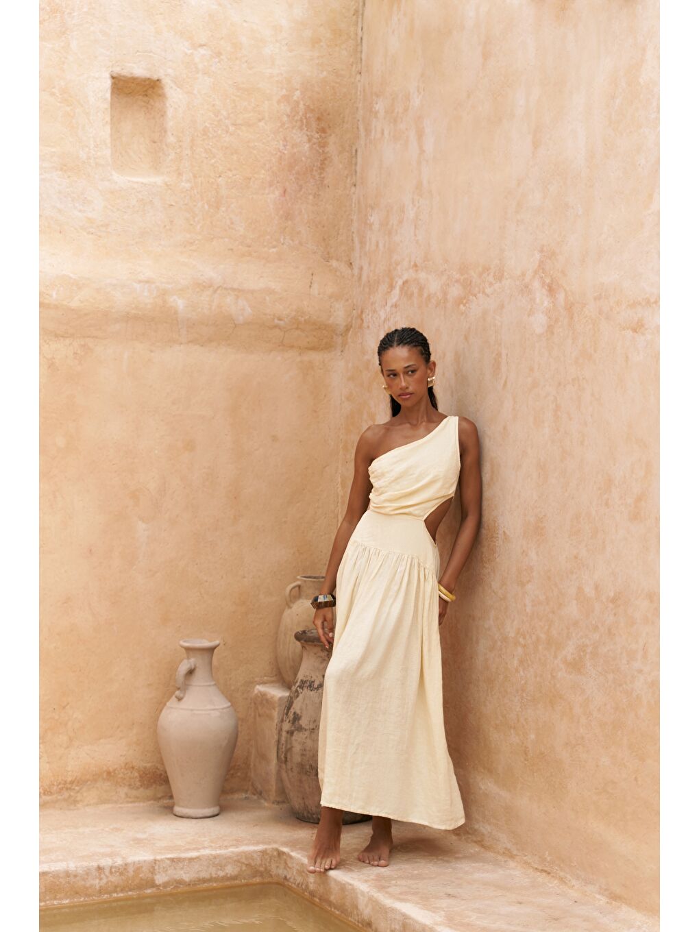 Mharia Asimetrik Detay Sarı Uzun Keten Elbise-4