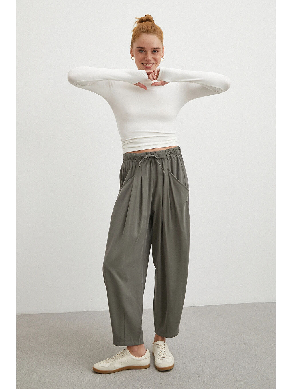 Bağcıklı Beli Lastikli Pileli Pantolon Haki