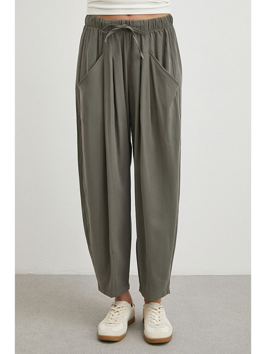 Bağcıklı Beli Lastikli Pileli Pantolon Haki-4