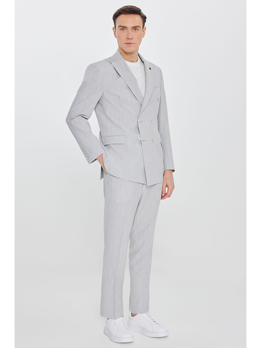 Erkek Gri Slim Fit Kırlangıç Yaka Kapak Cepli Kruvaze Takım Elbise