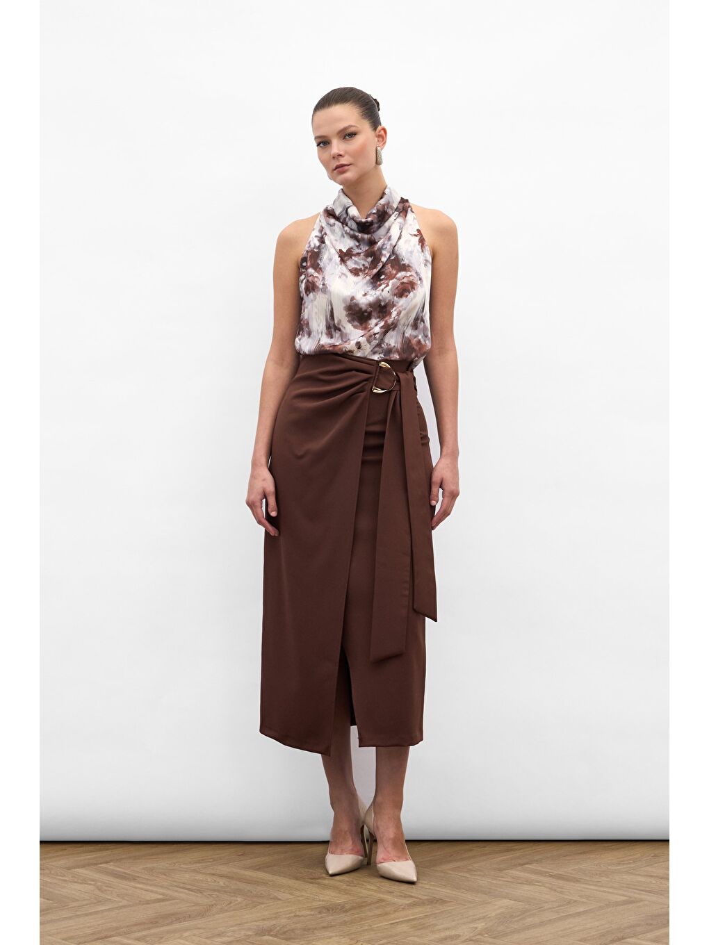 Kahverengi Aksesuar Kuşaklı Yırtmaçlı Etek - Kahve-2