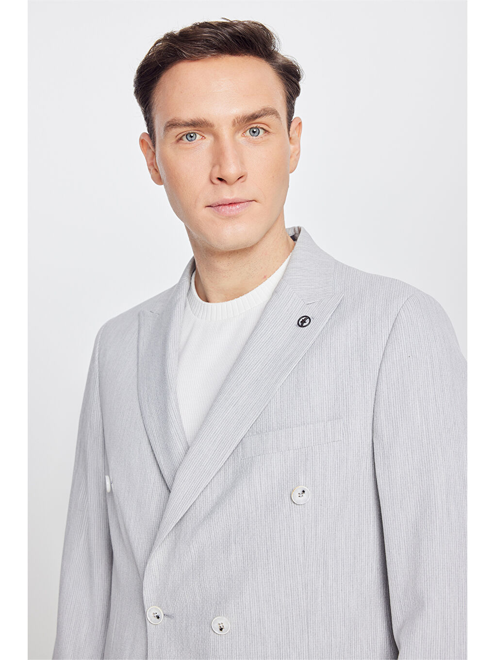 Erkek Gri Slim Fit Kırlangıç Yaka Kapak Cepli Kruvaze Takım Elbise-2