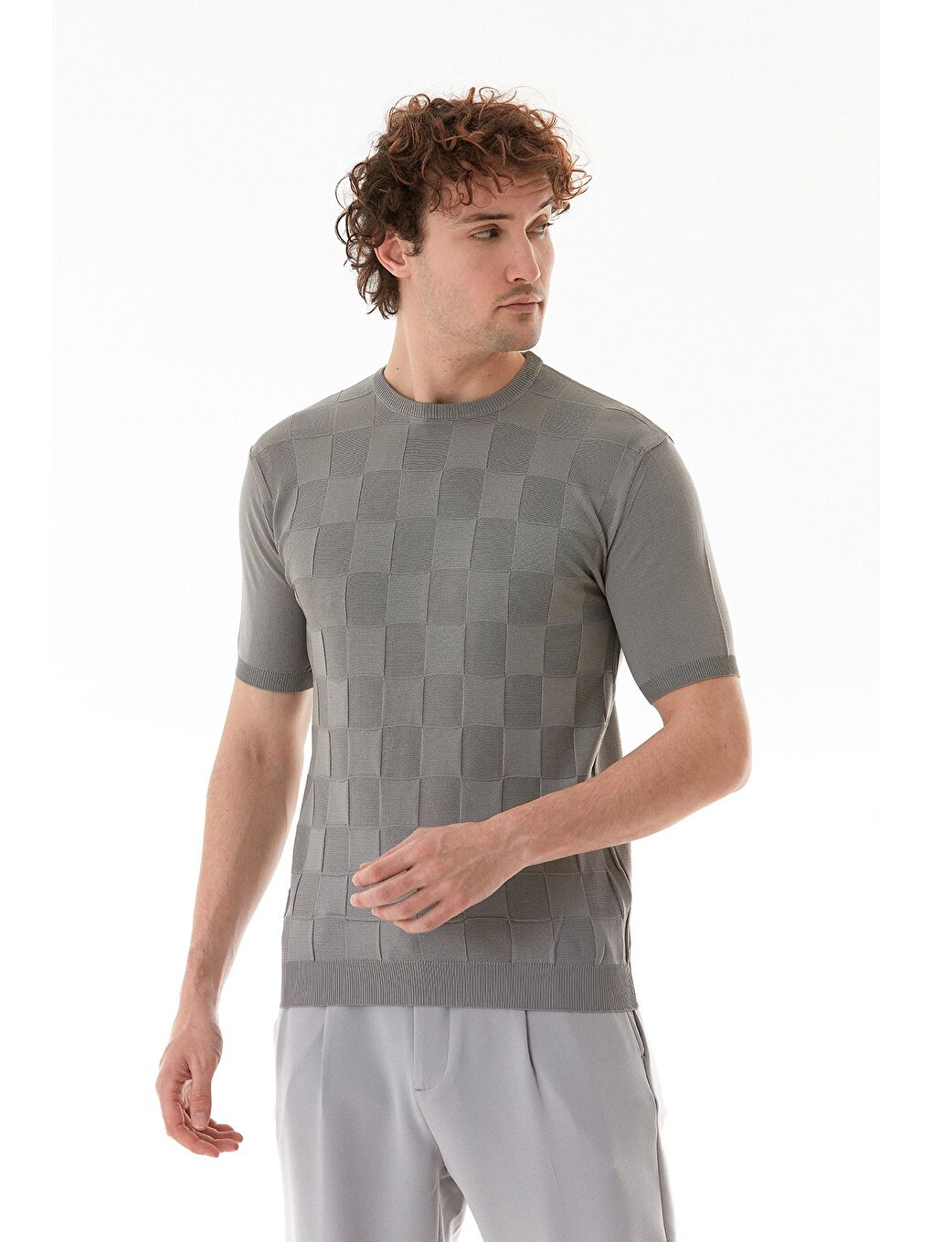 Gri Dama Desenli Triko Tişört-3