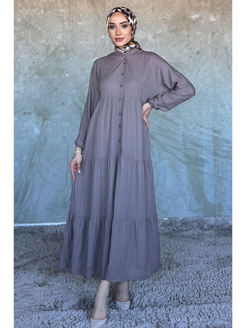 Bej Düğme Detaylı Fırfırlı Tesettür Elbise-2