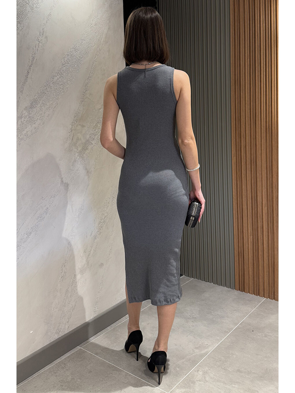 Gri Kadın Bisiklet Yaka Kolsuz Yırtmaçlı Kaşkorse Elbise-2