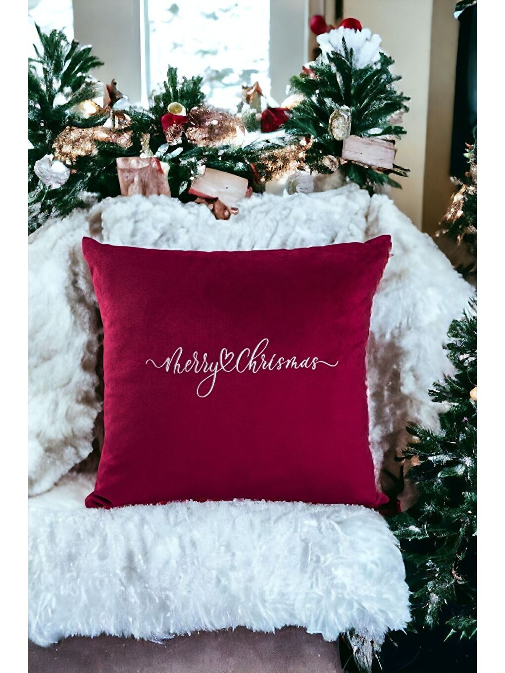 Yılbaşı Kırlent Kılıfı Bordo Zemin Minimal Beyaz Yazı Nakış Desenli 43x43