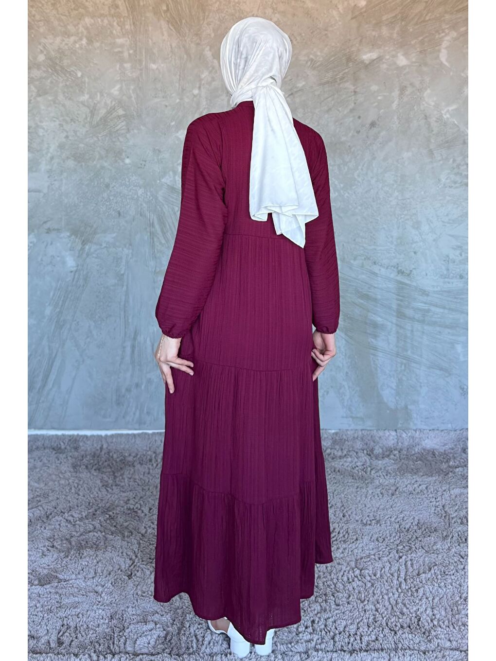 Bordo Düğme Detaylı Fırfırlı Tesettür Elbise-6