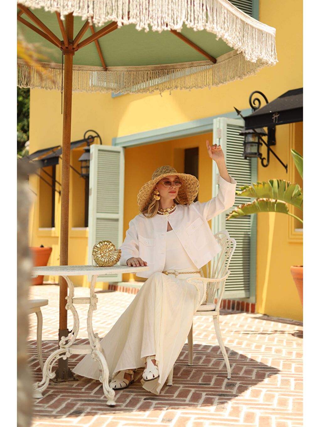 Bej Bele Oturan Volanlı Etek Vanilya