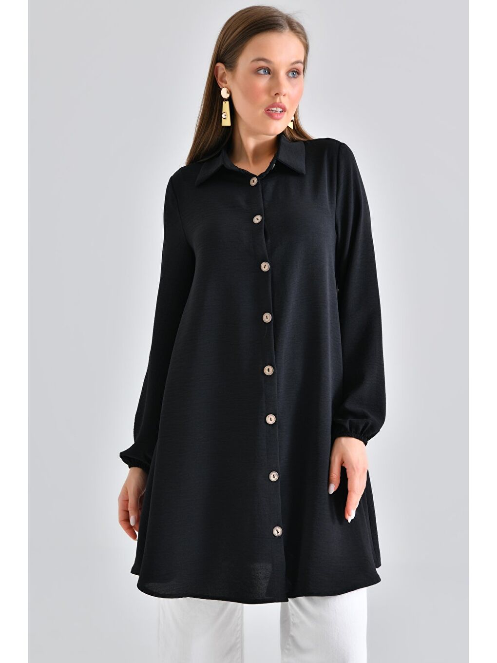 Siyah Kadın Gömlek Yaka Ahşap Düğmeli Kolağzı Lastikli Aerobin Dokuma Tunik - Regular Fit-5