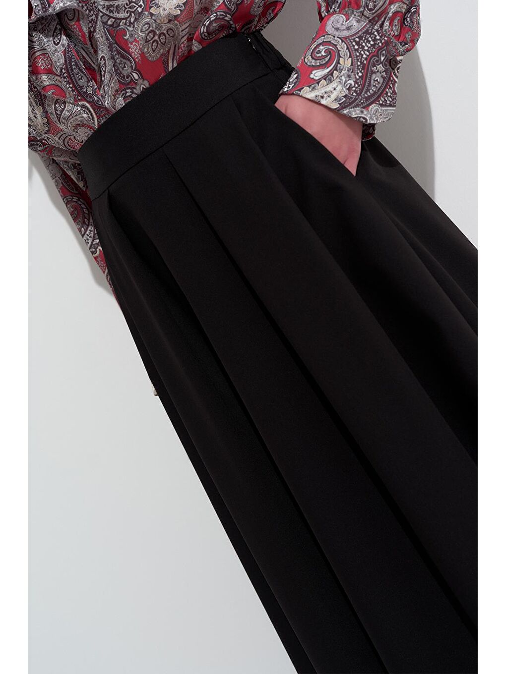 Poli Pilikaşe Etek Siyah-3