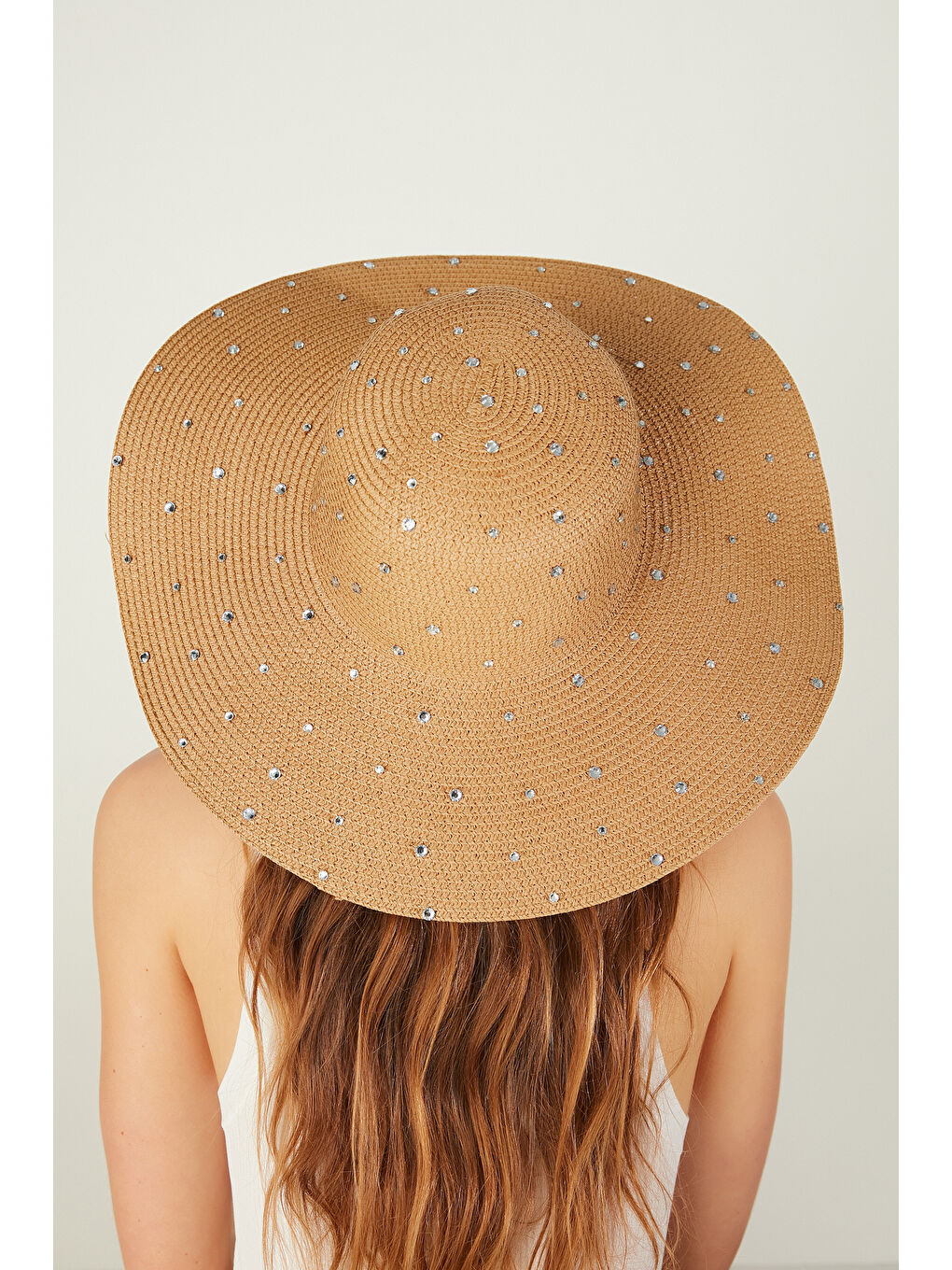 Kahverengi Camel Geniş Kenarlı Taş İşlemeli Doğal Hasır Şapka  Tasarım  Güneşten Koruma İçin İdeal HSR2085-2