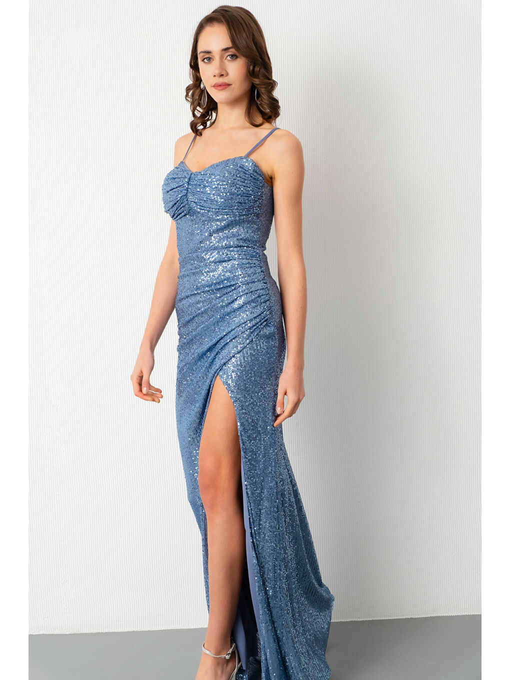 Kadın İndigo Yırtmaçlı Pul Payet Uzun Abiye Elbise-2