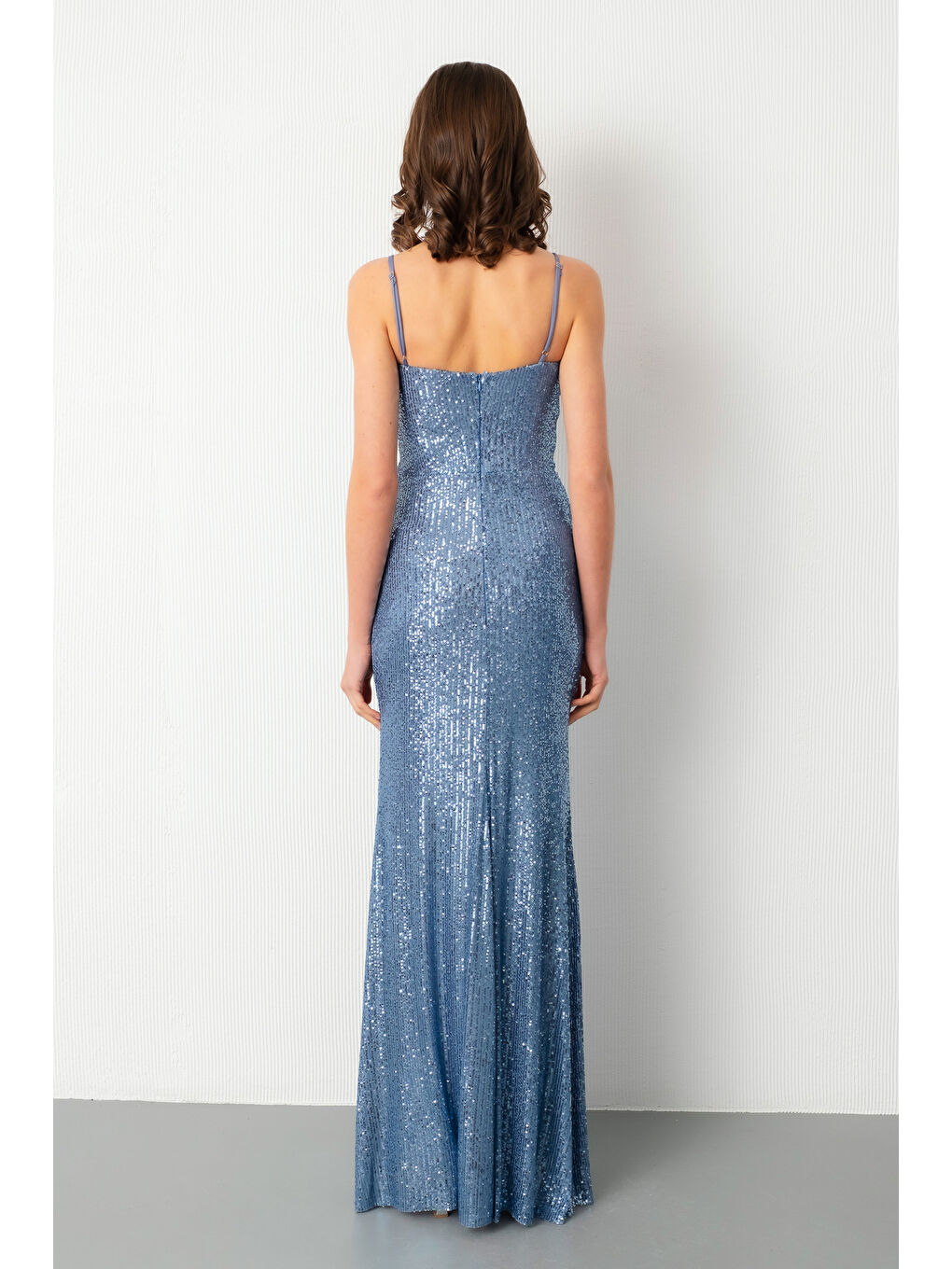 Kadın İndigo Yırtmaçlı Pul Payet Uzun Abiye Elbise-5