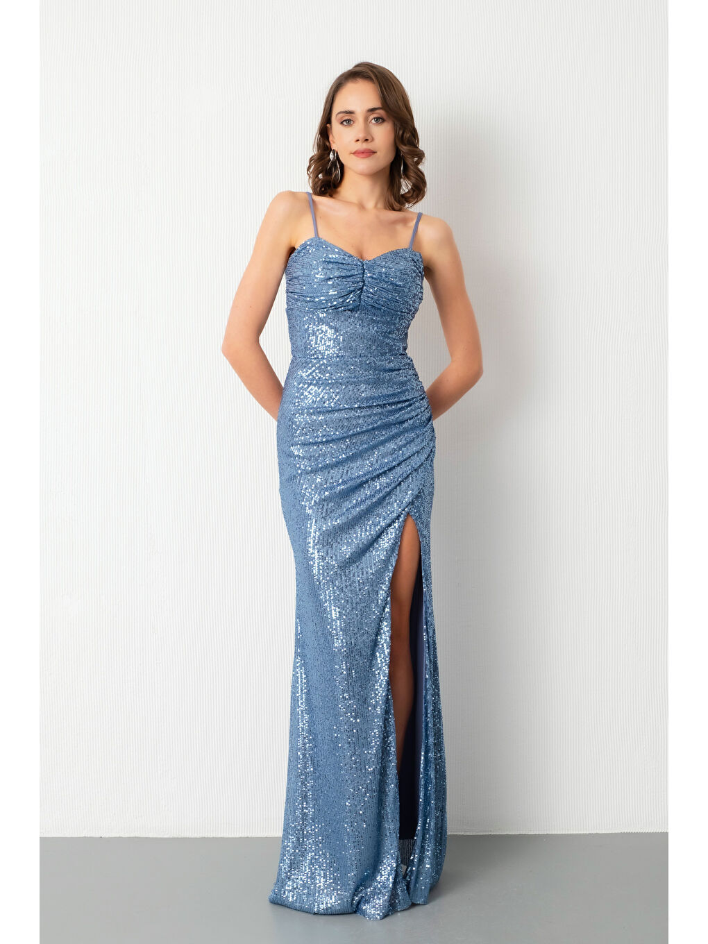 Kadın İndigo Yırtmaçlı Pul Payet Uzun Abiye Elbise-1