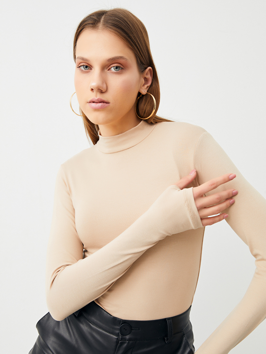 Ekru Kadın Krem Parmak Detaylı Bluz