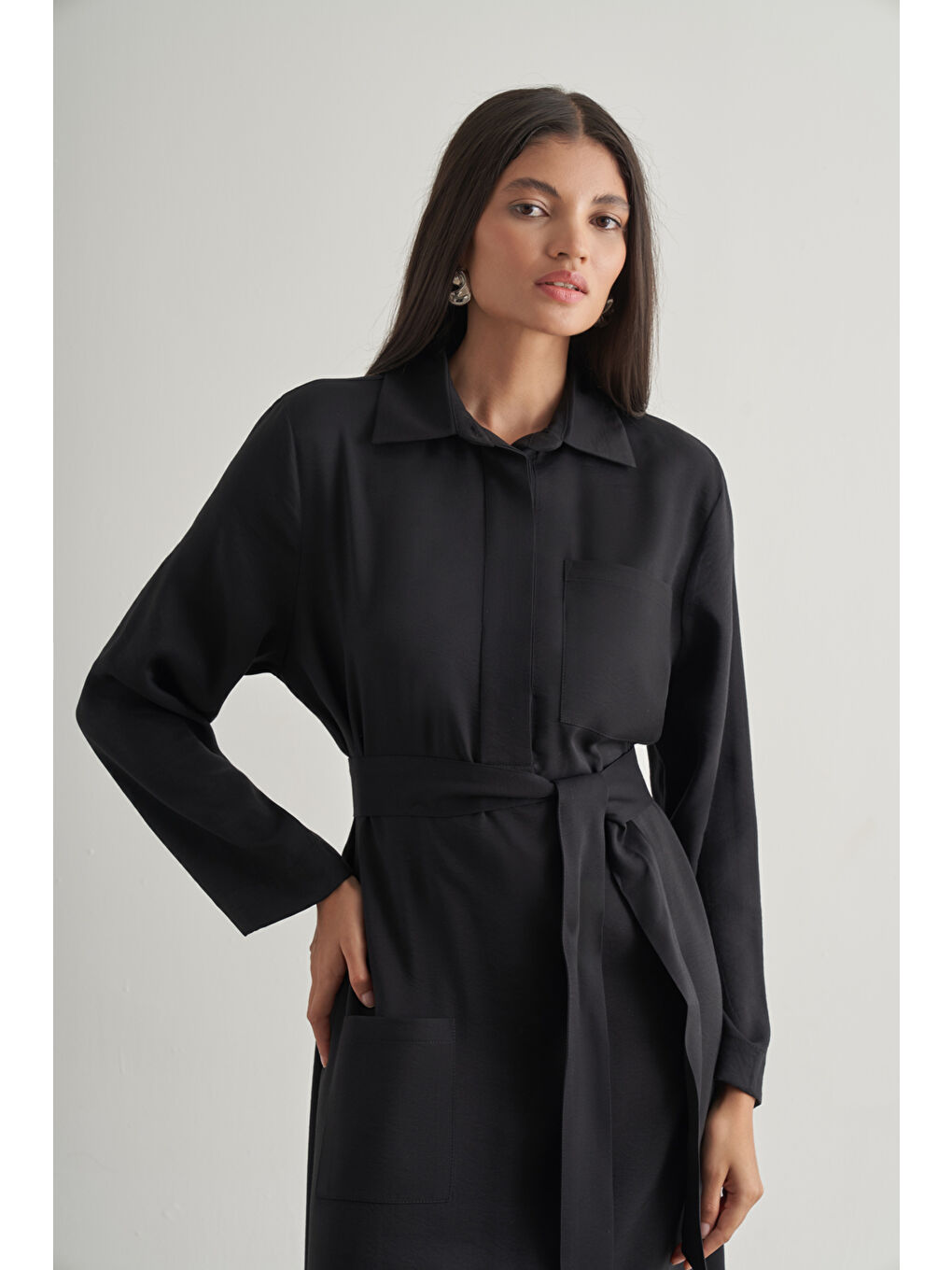 Modal Karışımlı Kuşaklı Siyah Uzun Gömlek Elbise-2