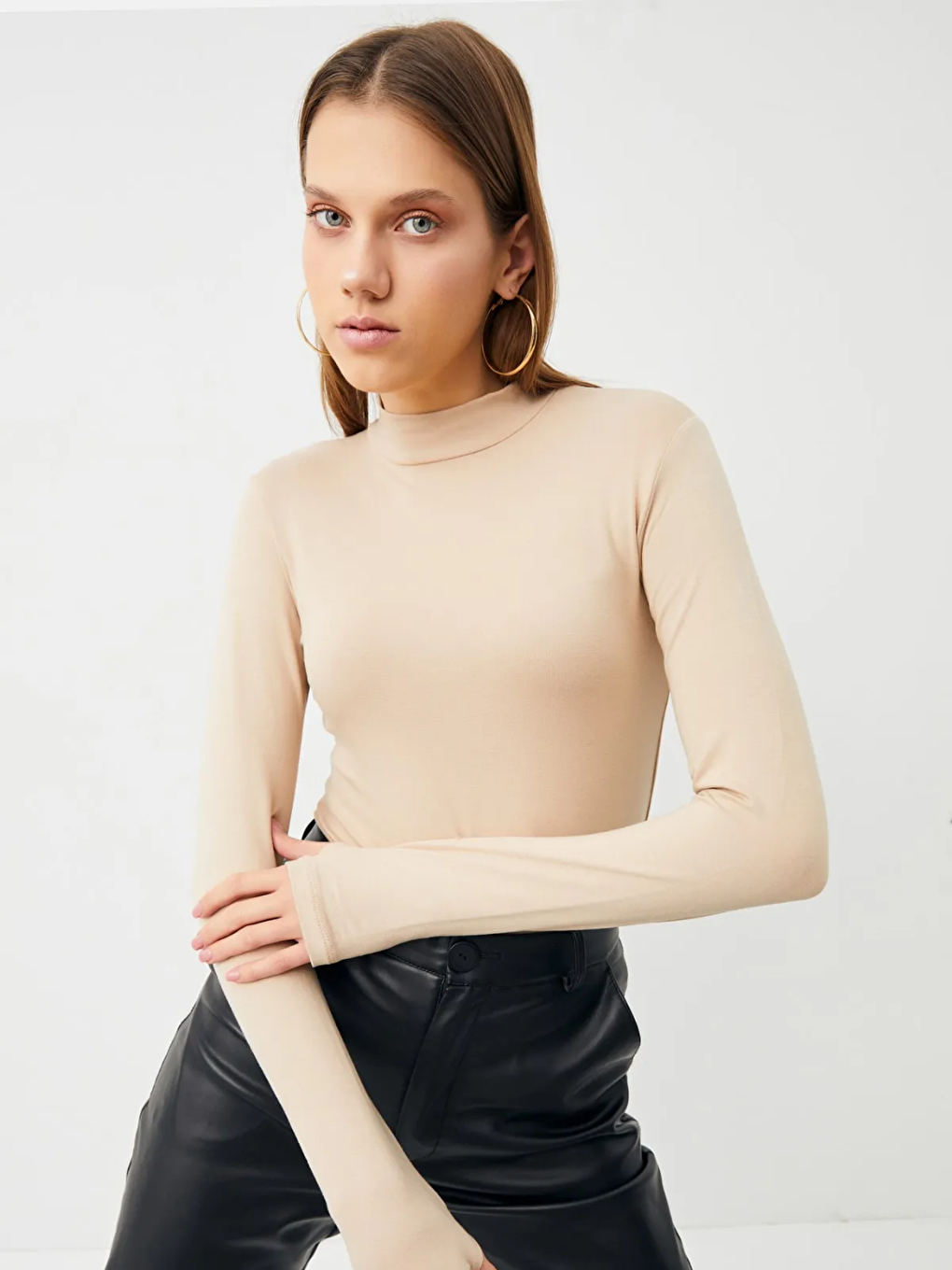 Ekru Kadın Krem Parmak Detaylı Bluz-1