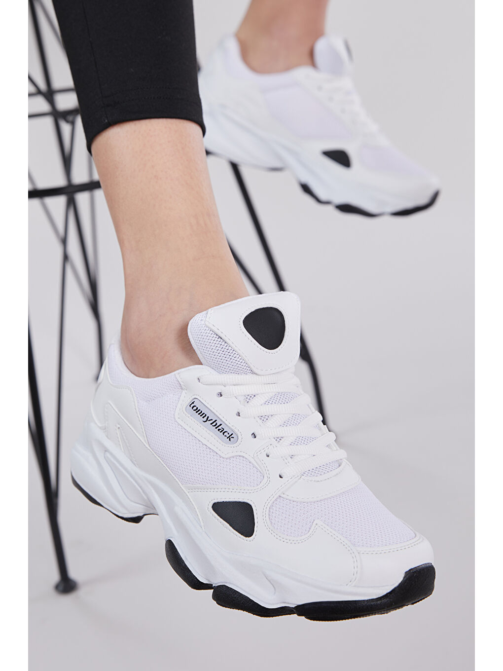 Unisex Beyaz Siyah Rahat Kalıp Yüksek Taban Bağcıklı Spor Ayakkabı
