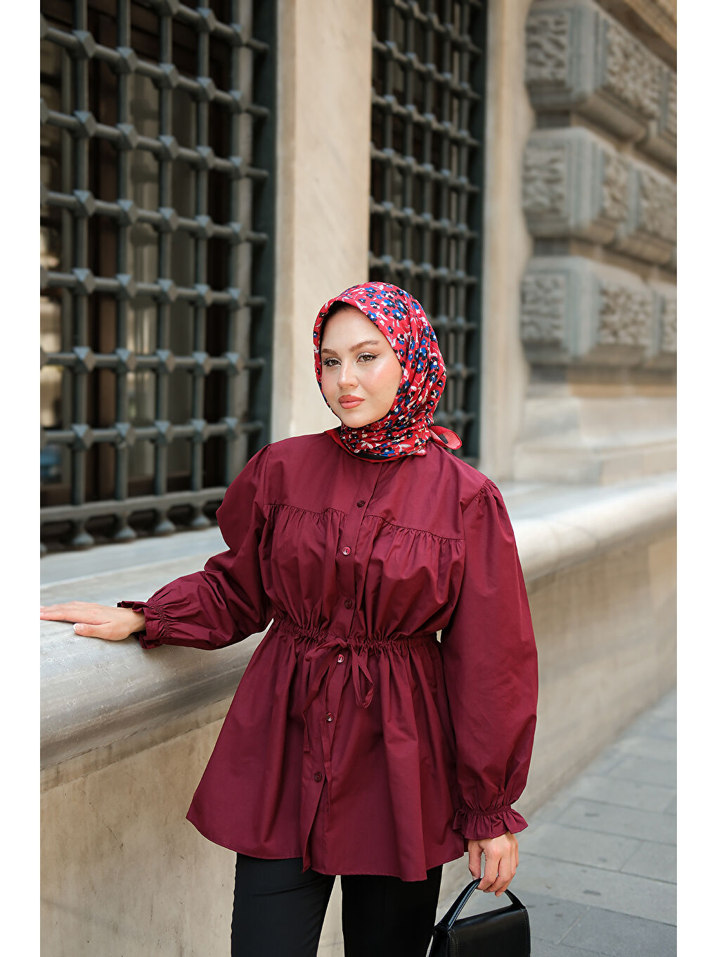 Kadın Robadan Büzgü Detaylı Balon Kol Gömlek Bordo-4