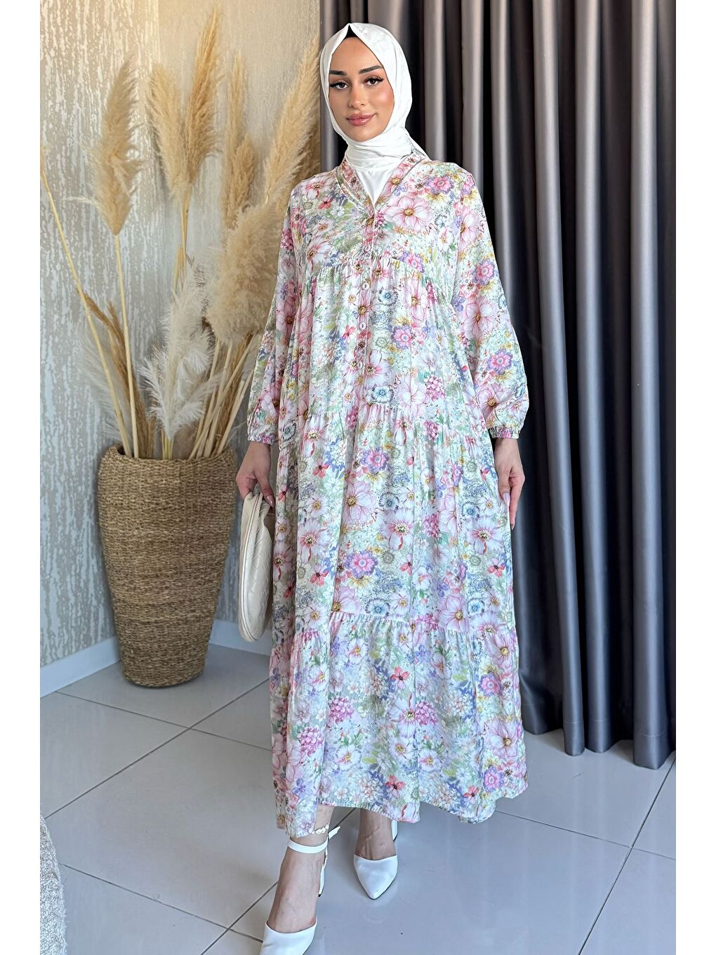 Ekru Bilek Lastikli Ön Düğme Detaylı Desenli Tesettür Viskon Elbise-1