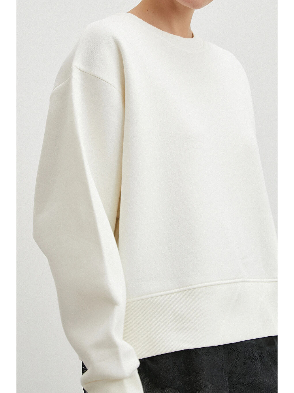 Eteği Dantelli Oversize Sweatshirt Beyaz-4