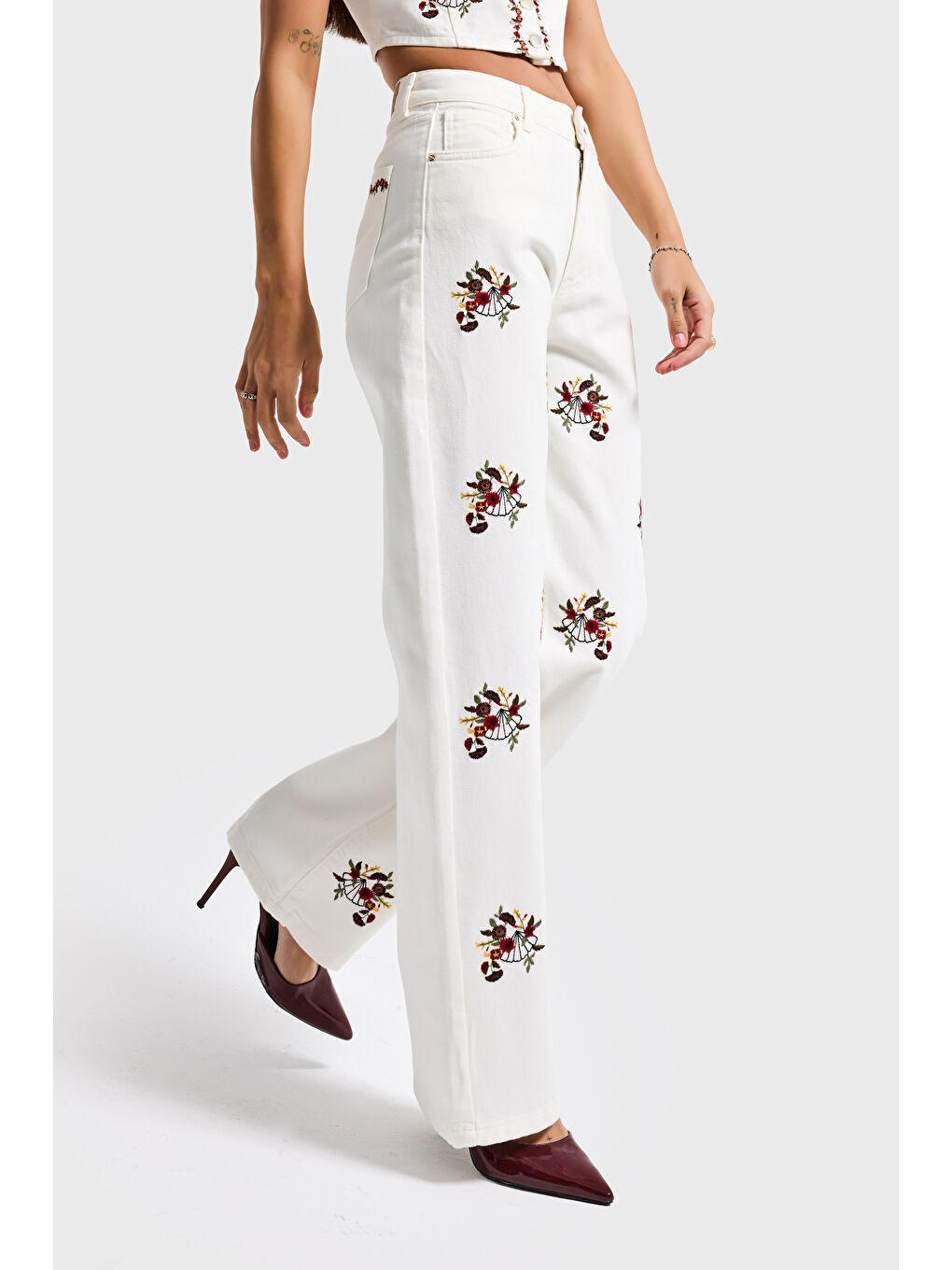 Kadın Ekru Renk 7s6-101 Straight Fit Yüksek Bel Özel Nakışlı Tasarım Denim Jean