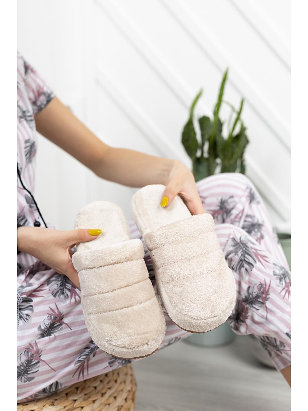 Karışık 3'lü Paket Kapalı Kadın Terlik Ev Terliği-1