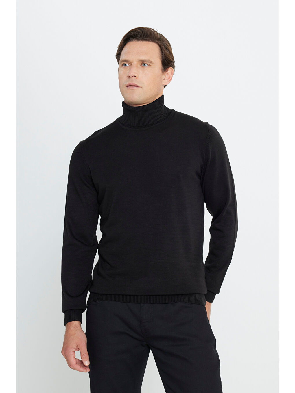 Erkek Siyah Tüylenme Yapmayan Anti Pilling Özellikli Standart Fit Tam Balıkçı Yaka Triko-2