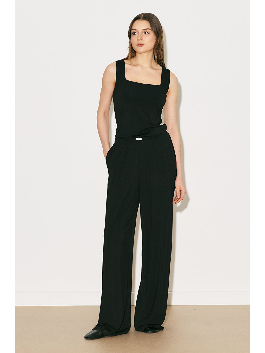 Easy Kolsuz Kare Yaka Bluz Siyah-1