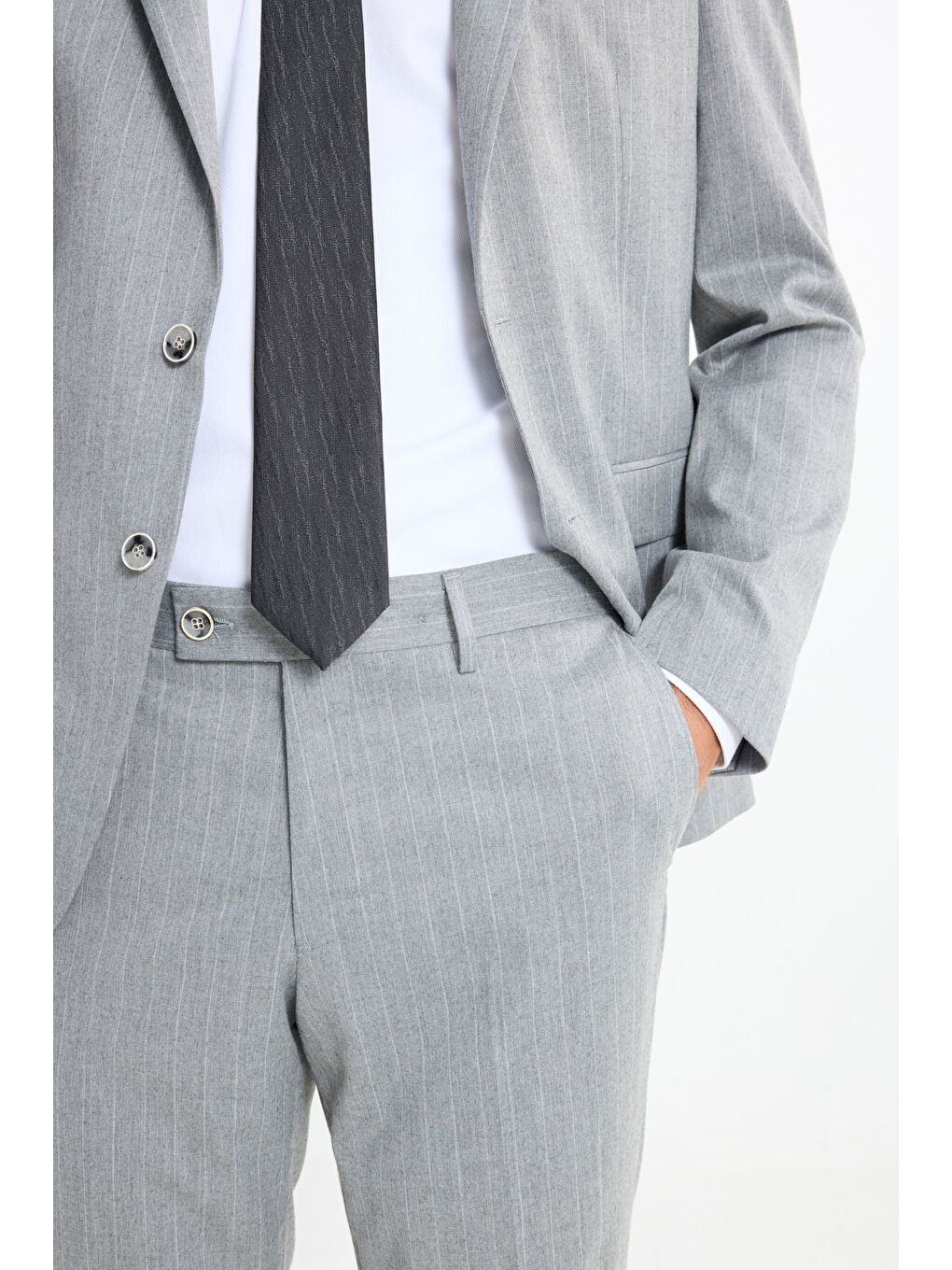 Erkek Gri Slim Fit Dar Kesim Kırlangıç Yaka Çizgili Kapak Cepli Esnek Takım Elbise-7