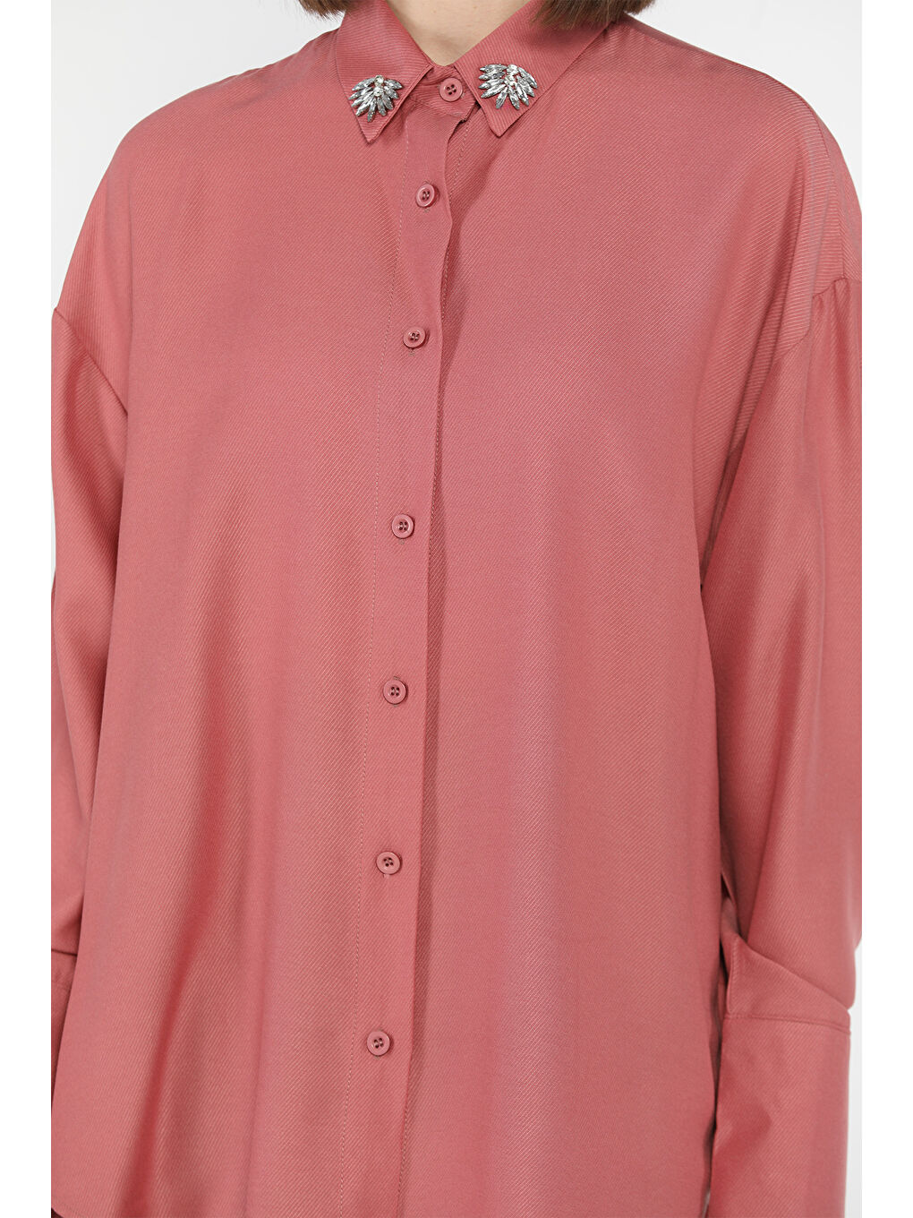 Pembe Kadın Yaka Taş İşlemeli Kendinden Desenli Gömlek-2