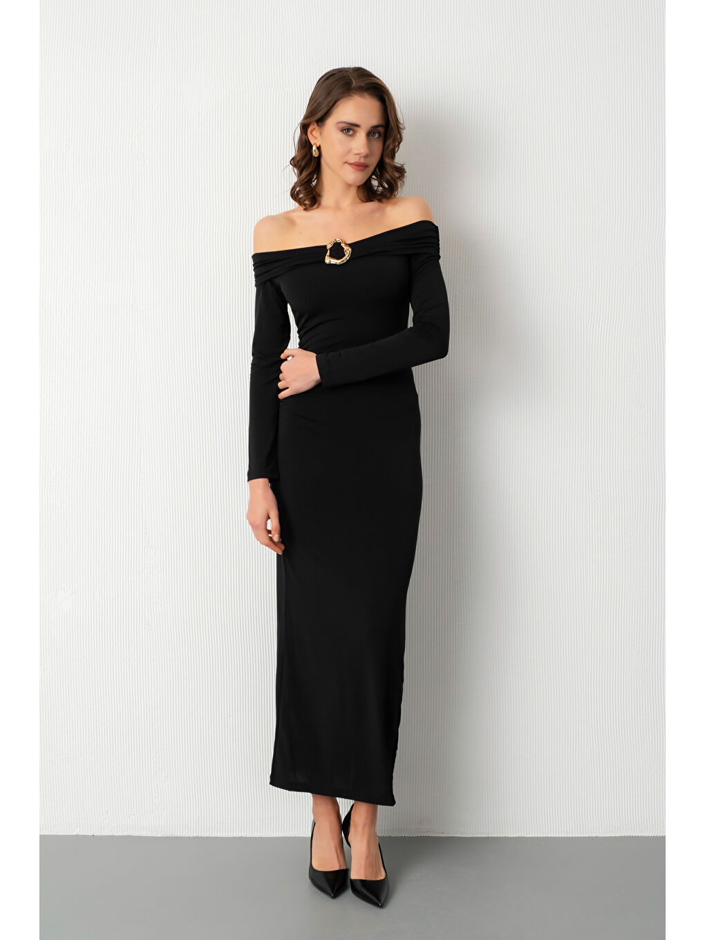 Kadın Siyah Madonna Yaka Aksesuar Detay Davet Elbisesi-1