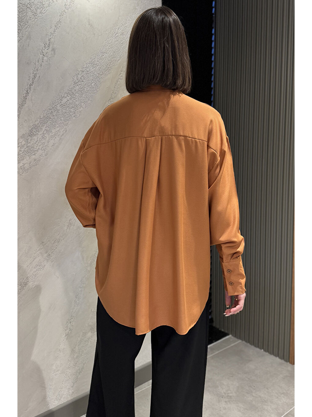 Kahverengi Kadın Yaka Taş İşlemeli Kendinden Desenli Gömlek-3