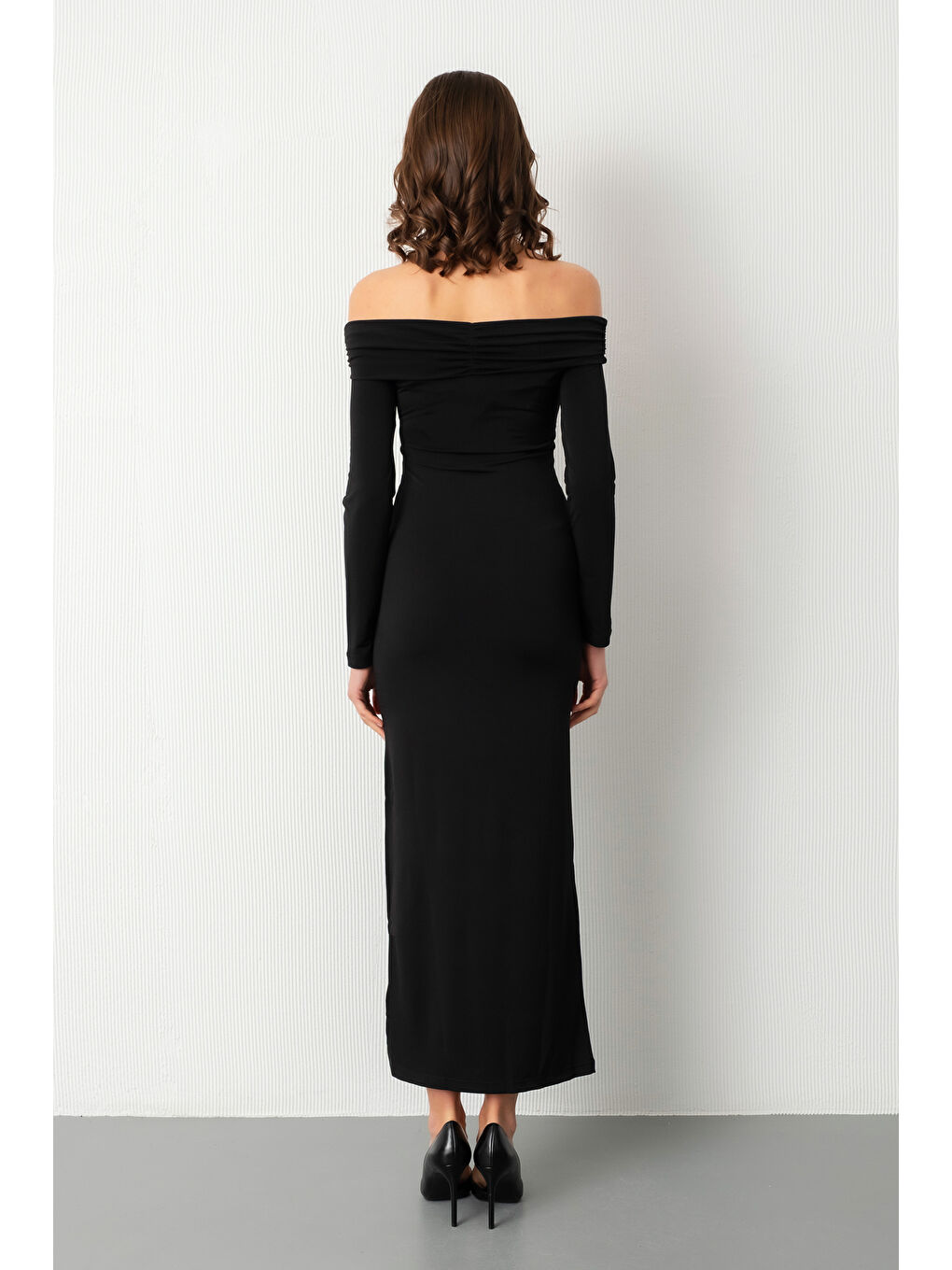 Kadın Siyah Madonna Yaka Aksesuar Detay Davet Elbisesi-5