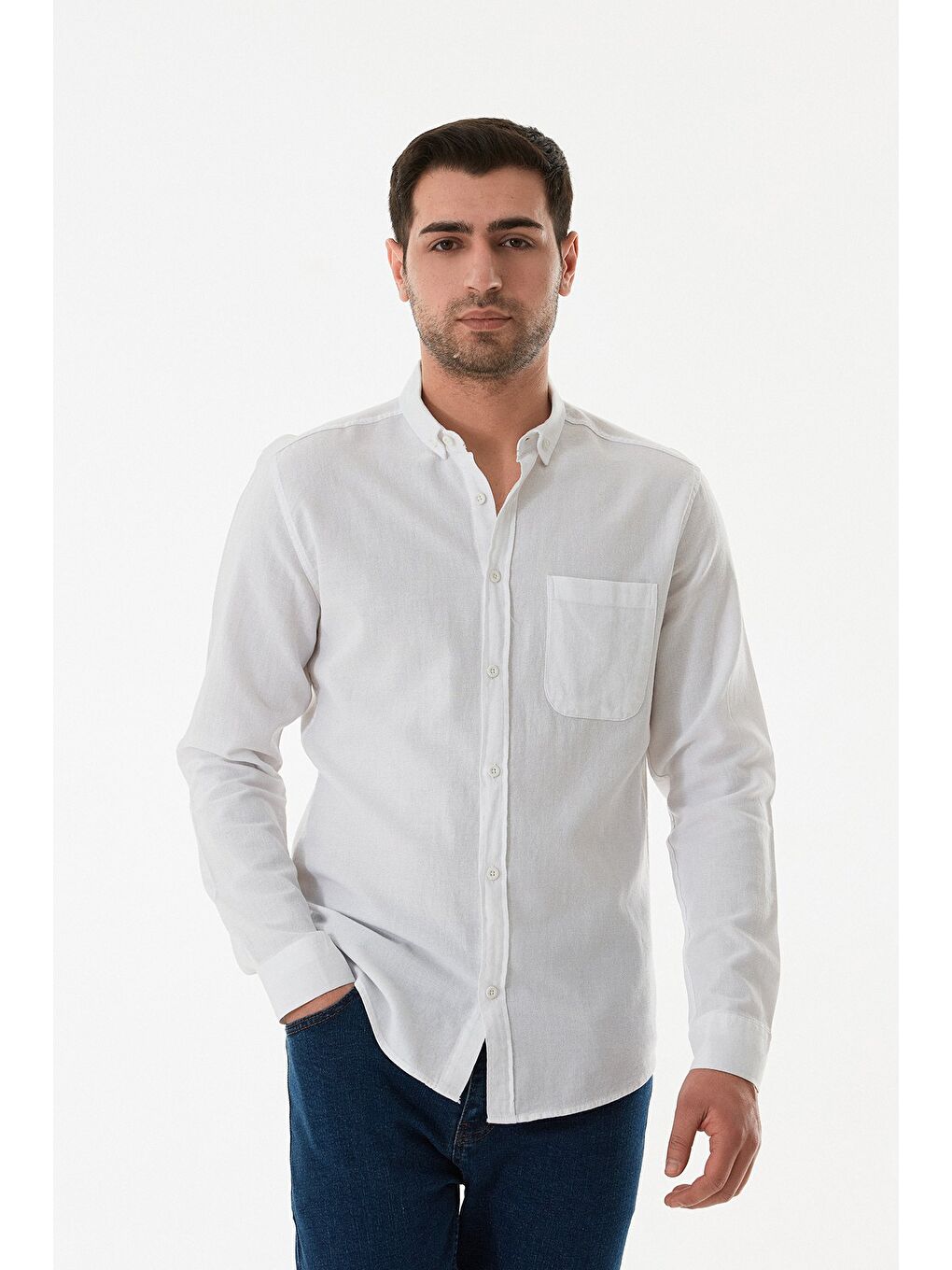 Beyaz Basic Cepli Düğmeli Gömlek