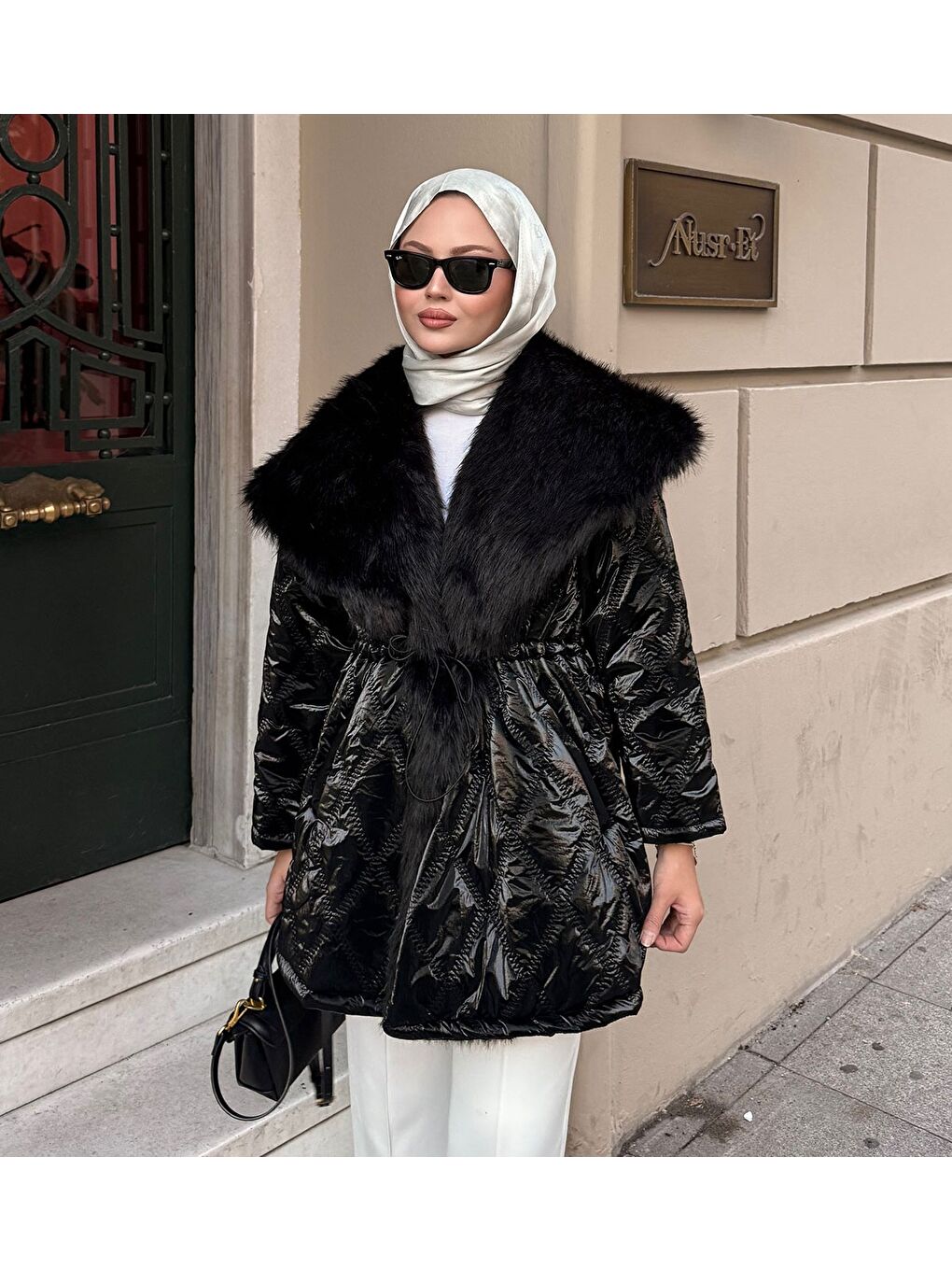 Kadın Yaka Kürklü Dikiş Detay Mont Siyah