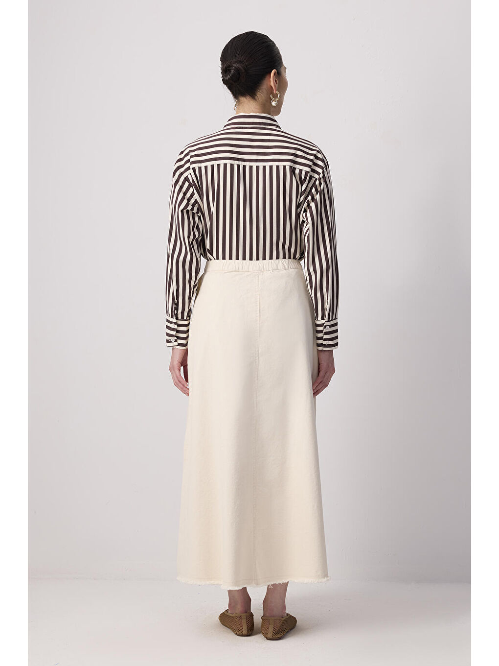 Bej Düğmeli Geniş Cepli Denim Etek-3