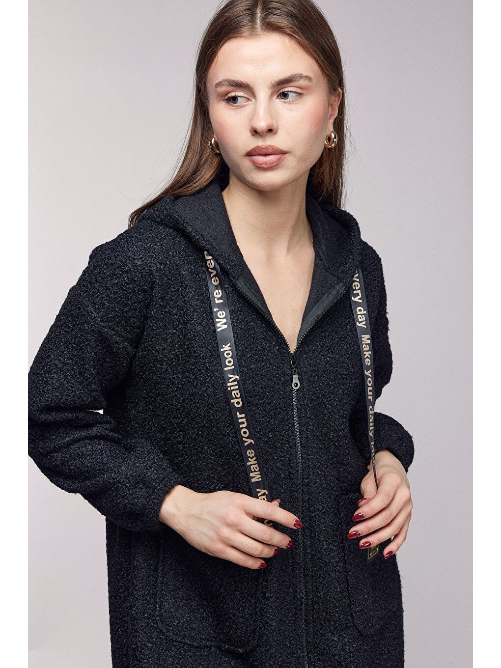 Siyah Oversize Kapüşonlu Fermuarlı Pelüş Uzun Hırka-2