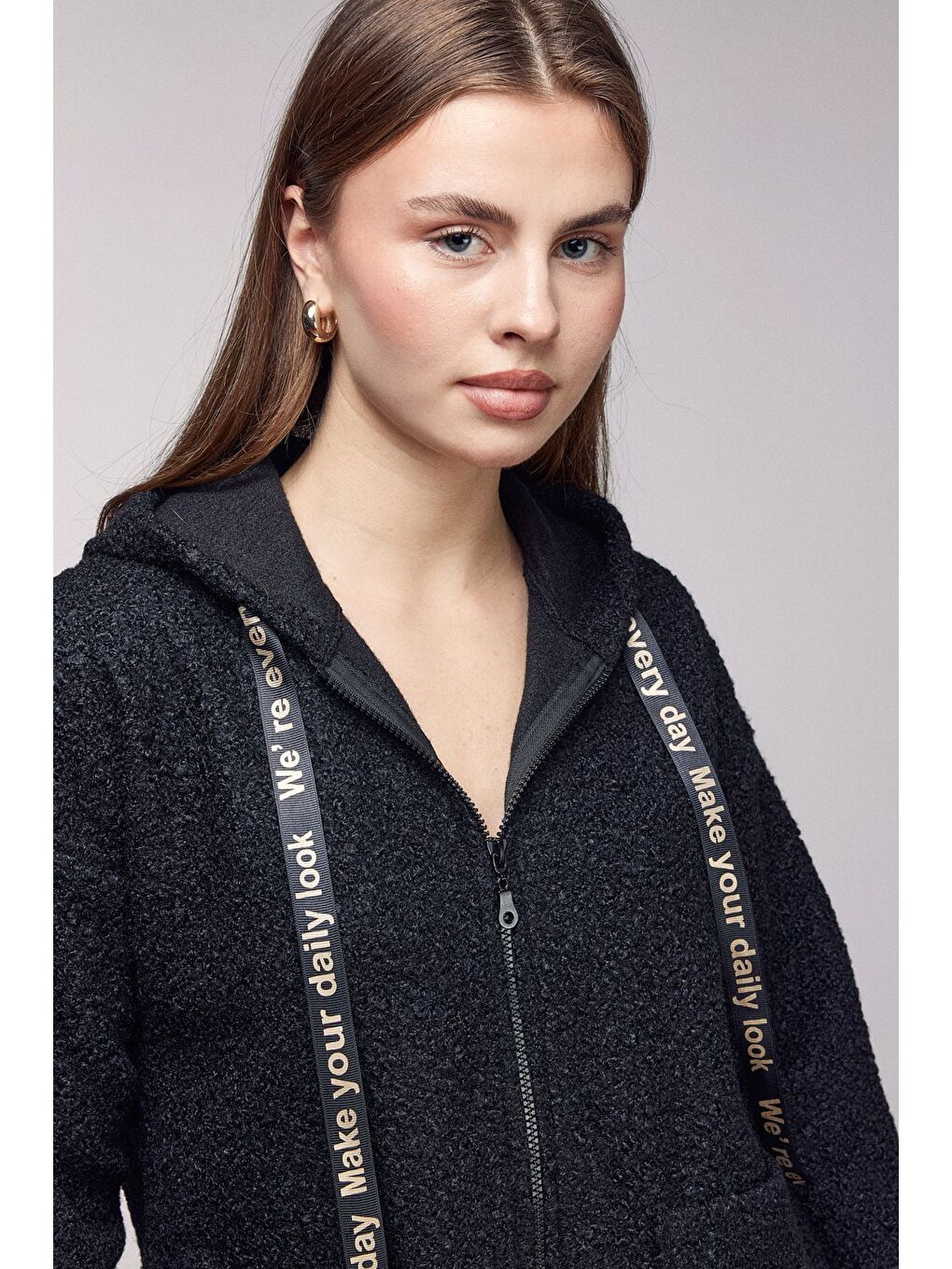 Siyah Oversize Kapüşonlu Fermuarlı Pelüş Uzun Hırka-3