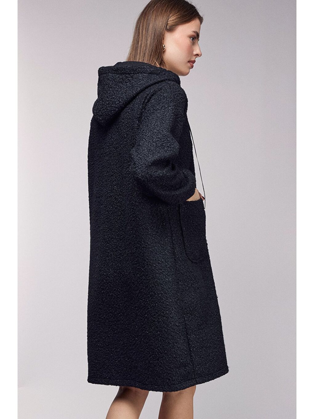 Siyah Oversize Kapüşonlu Fermuarlı Pelüş Uzun Hırka-4