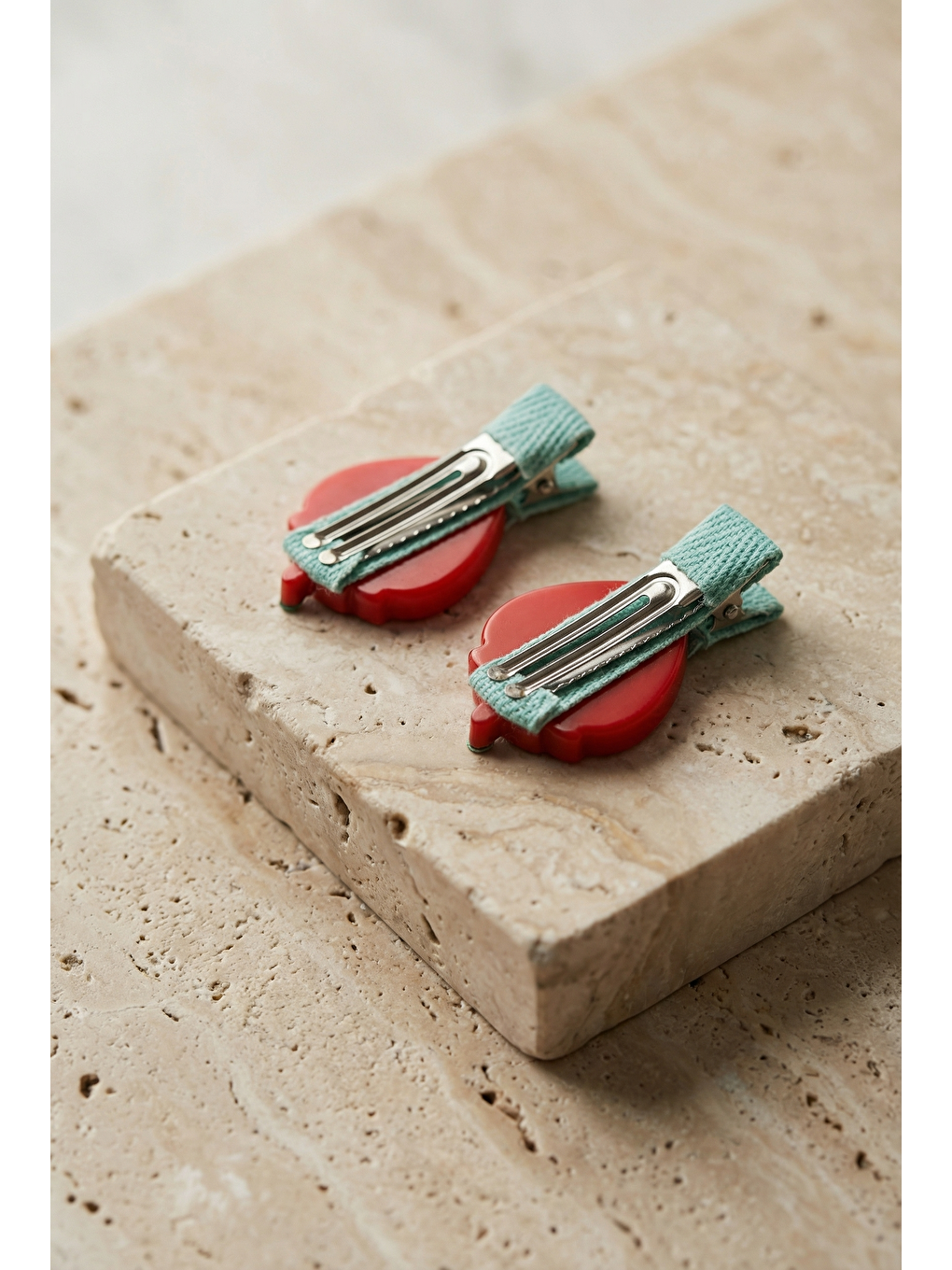 Çilek Aksesuarlı 2'Li Kırmızı Toka-1