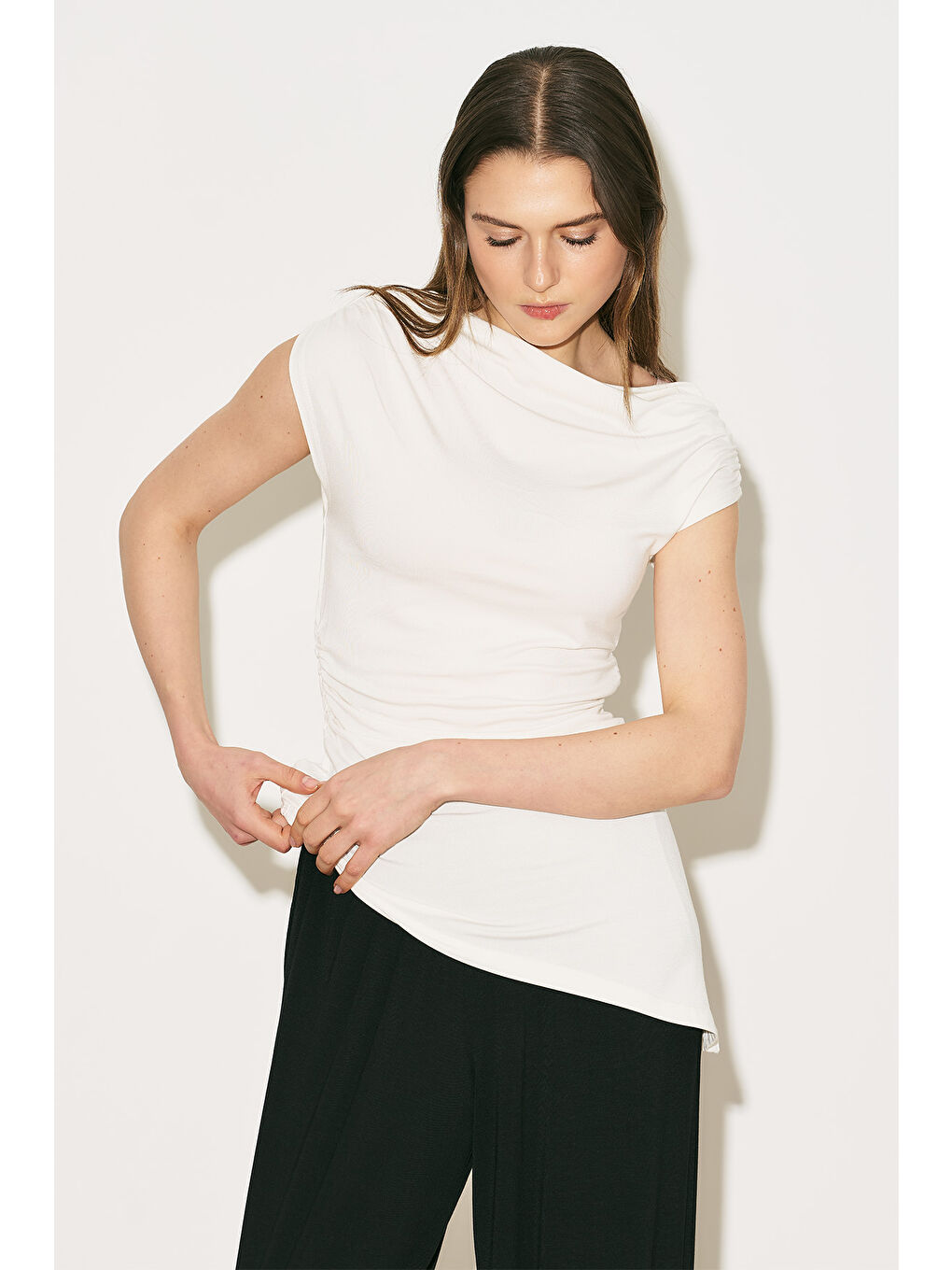 Easy Kolsuz Büzgülü Bluz Ekru-2