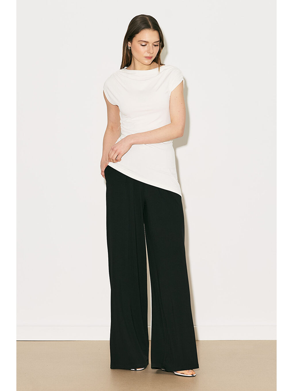 Easy Kolsuz Büzgülü Bluz Ekru-3