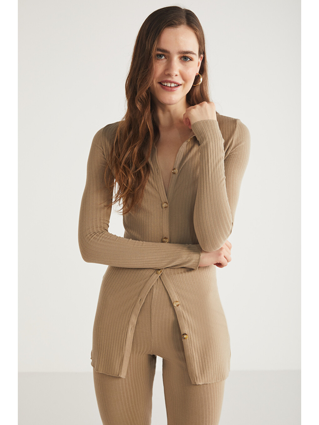 Suelan Kadın Slim Fit Dar Kesim Gömlek Yaka Düğme Detaylı Kaşkorse Bej Gömlek-2