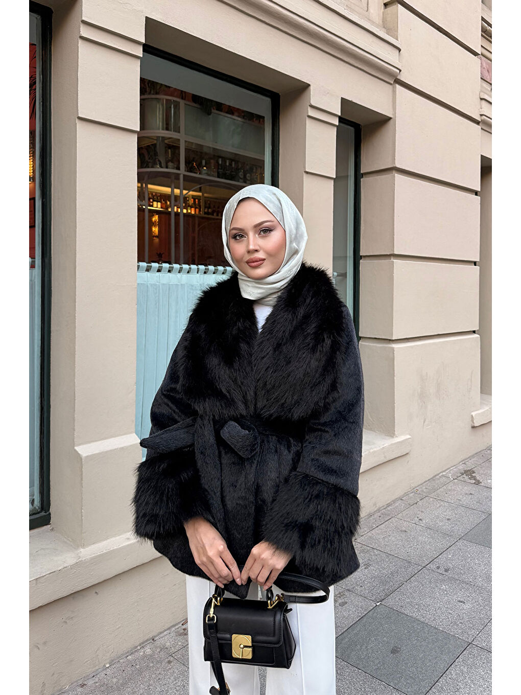 Kadın Kürk Detay Bel Bağlamalı Kısa Kaban Siyah-2