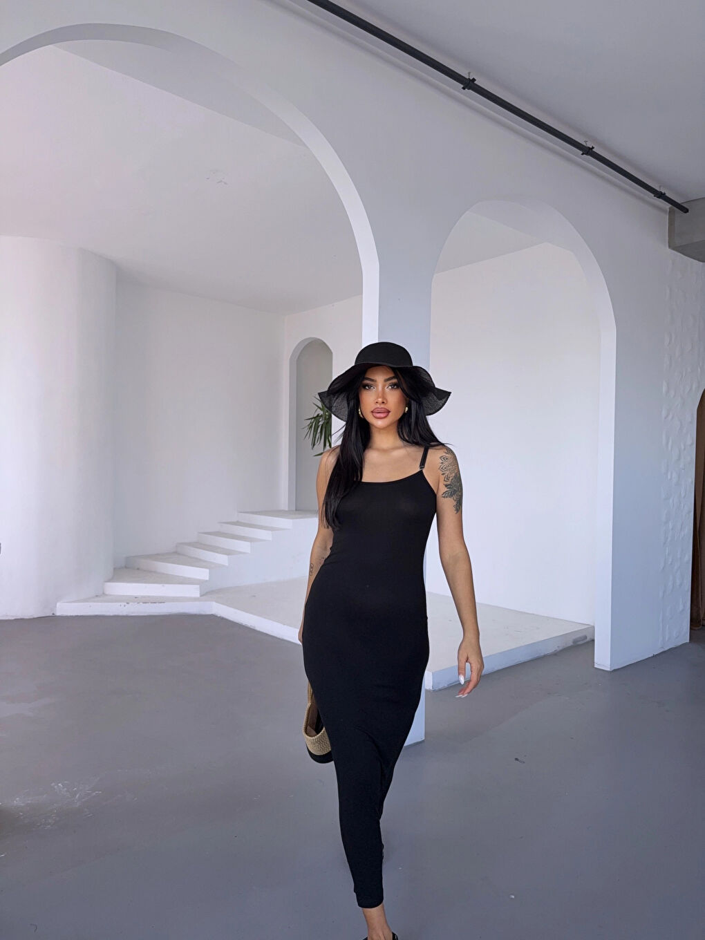 Kadın Siyah Ayarlanabilir Askılı Midi Boy Elbise HZL25S-FRY122921-2