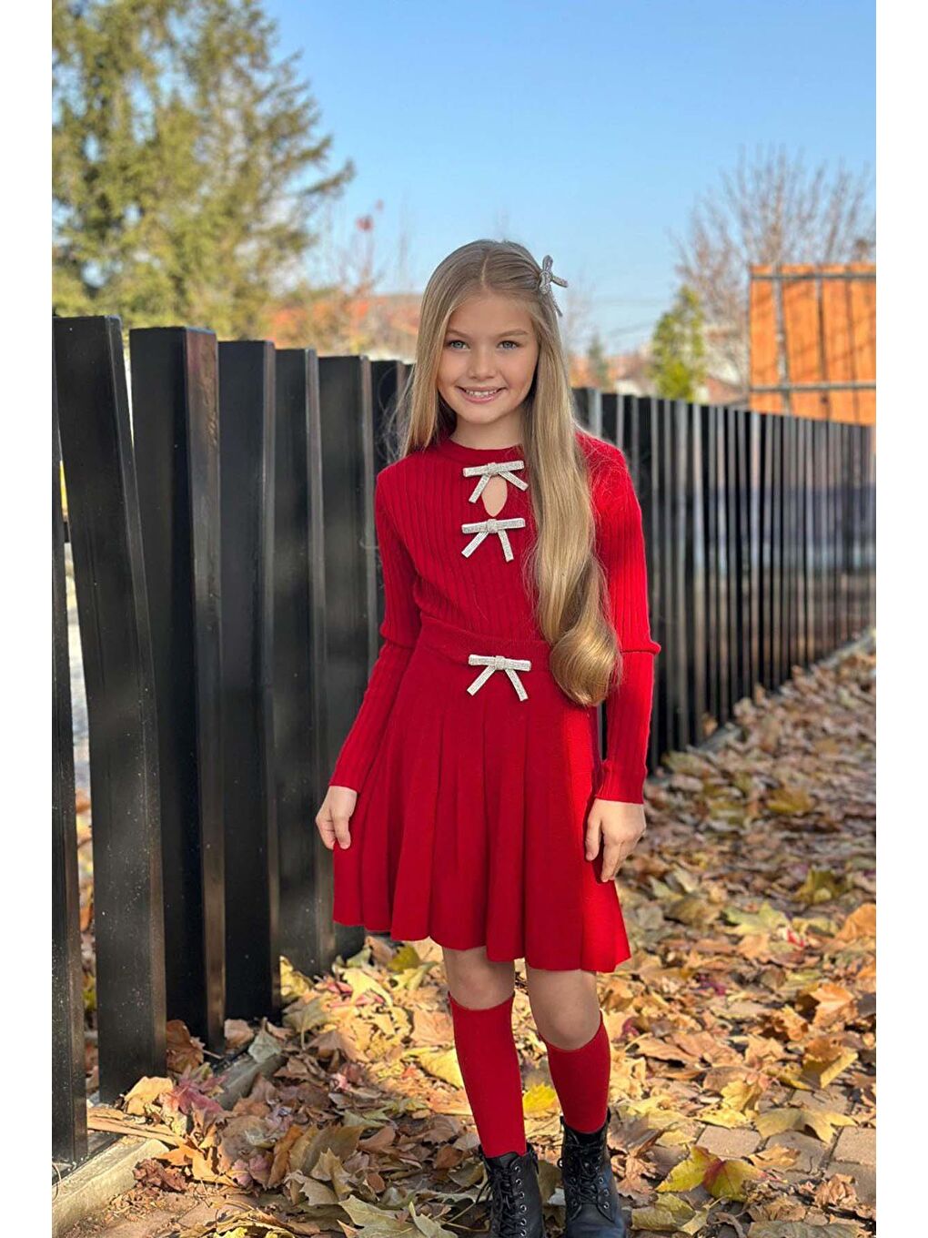 Kız Çocuk Bisiklet Yaka Önden Kurdela Detaylı Kazak Pliseli Triko Kırmızı Etekli Takım-2