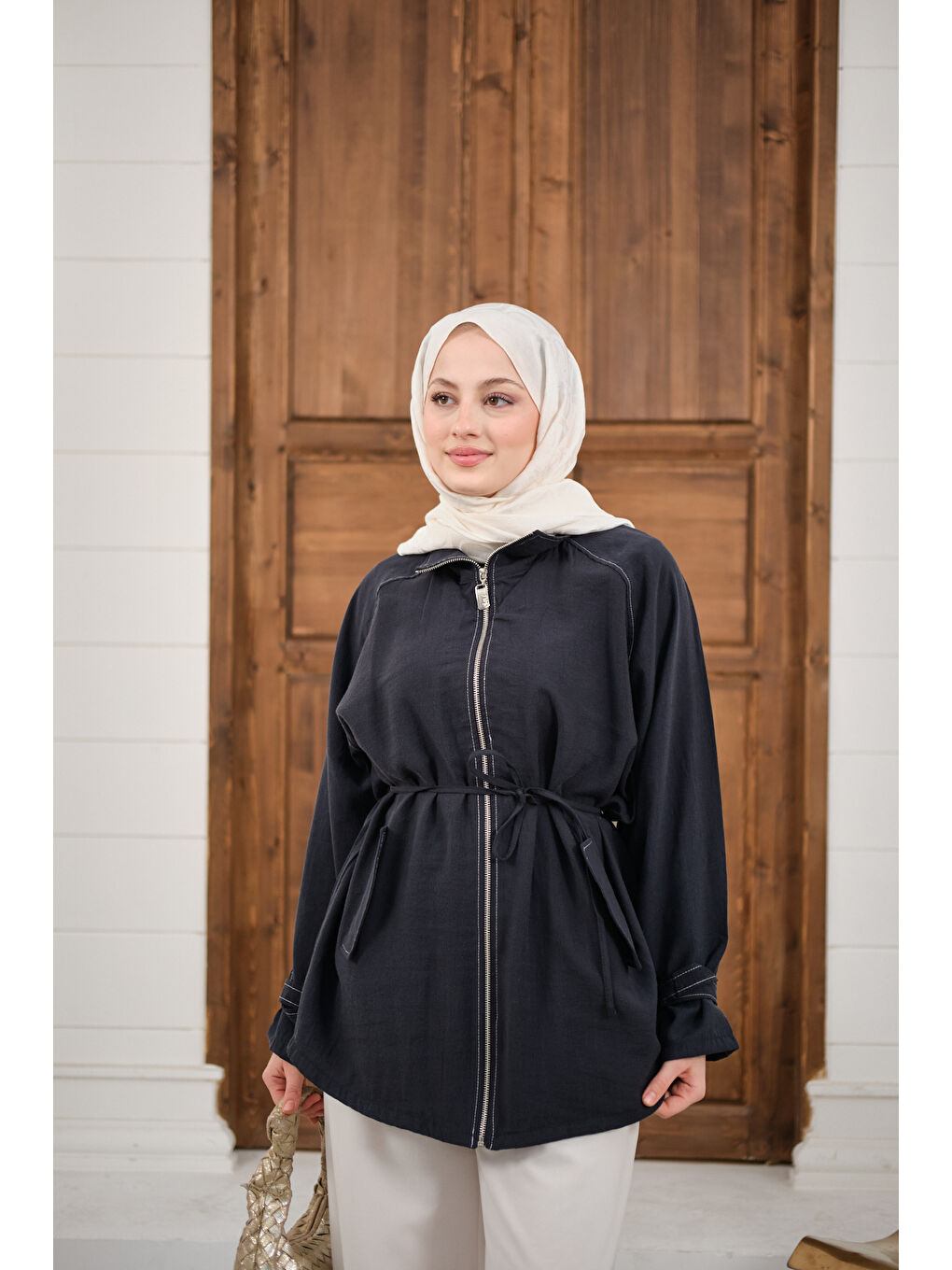 Kadın Gold Fermuar Detay Dikiş İzli Ceket Siyah-1