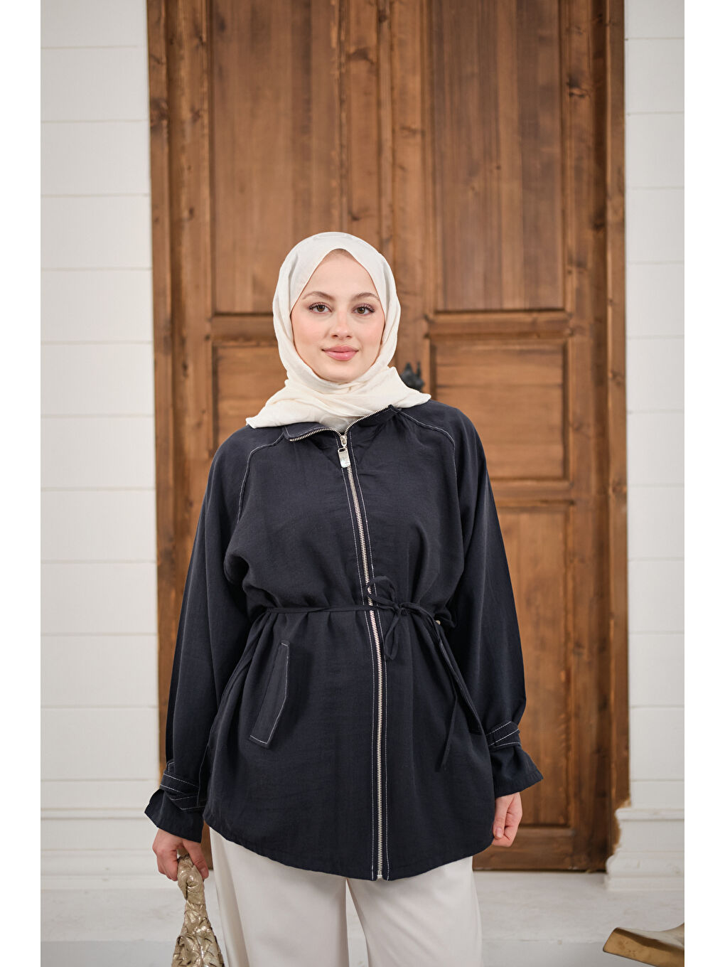 Kadın Gold Fermuar Detay Dikiş İzli Ceket Siyah-3